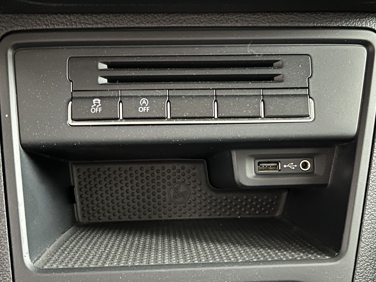 VOLKSWAGEN TIGUAN 1,4 TSI 125 TYPE R-LINE GPS REGULATEUR PARK PILOT FEUX HALOGENE JANTES 19 EXCELLENT ETAT