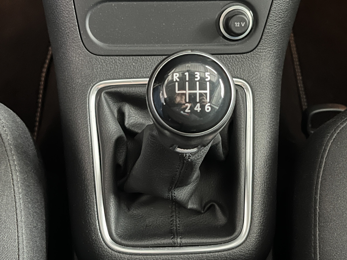 VOLKSWAGEN TIGUAN 1,4 TSI 125 TYPE R-LINE GPS REGULATEUR PARK PILOT FEUX HALOGENE JANTES 19 EXCELLENT ETAT