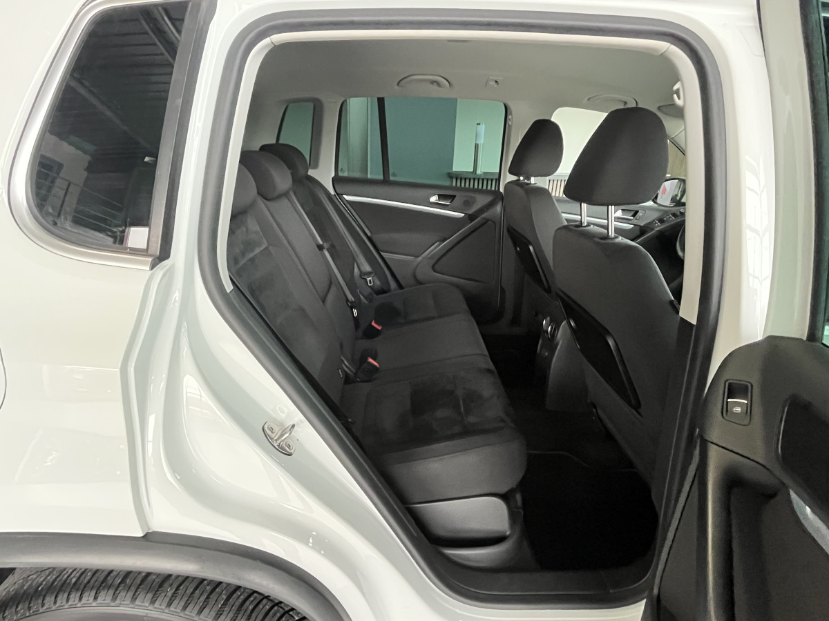 VOLKSWAGEN TIGUAN 1,4 TSI 125 TYPE R-LINE GPS REGULATEUR PARK PILOT FEUX HALOGENE JANTES 19 EXCELLENT ETAT