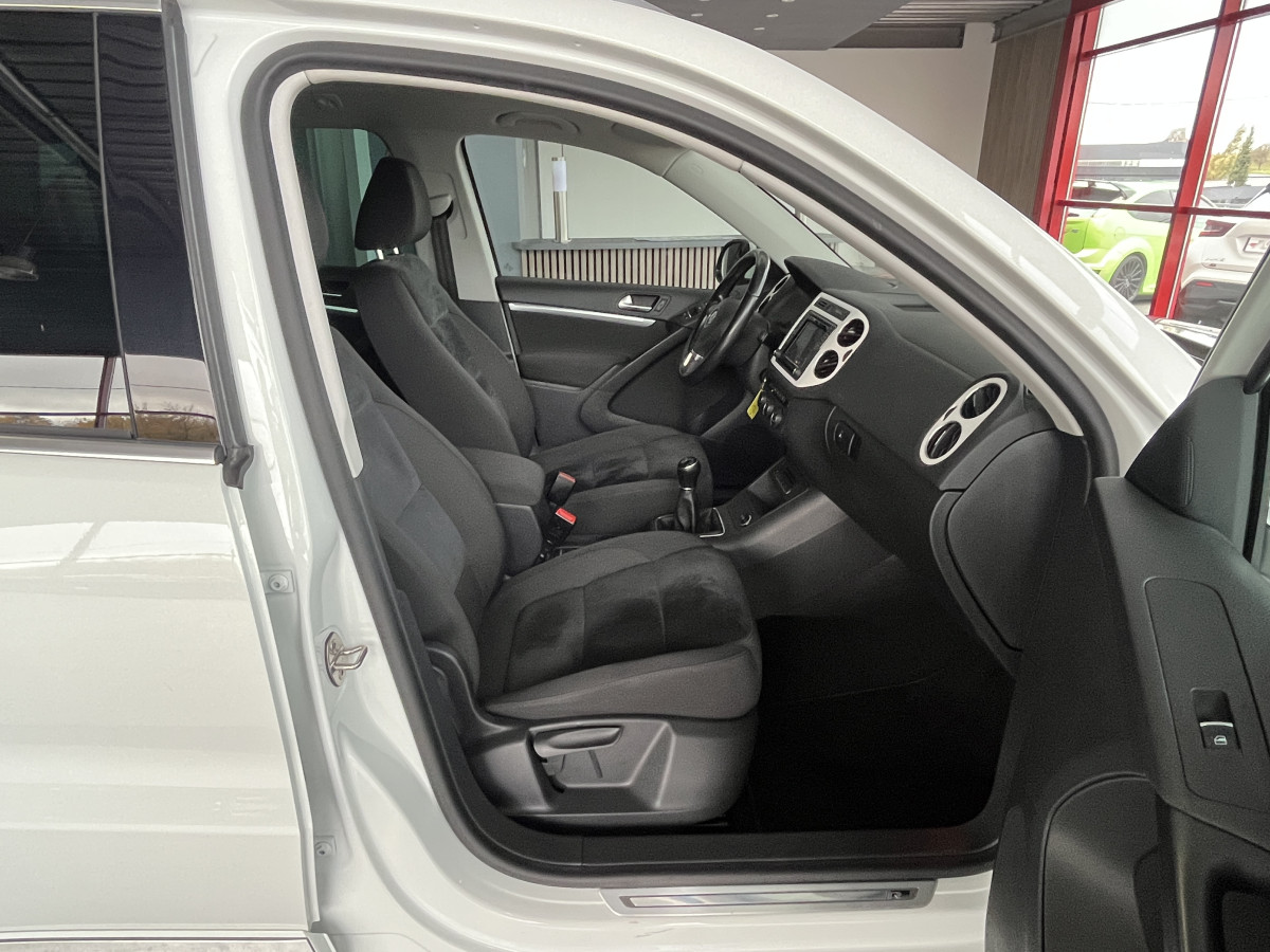 VOLKSWAGEN TIGUAN 1,4 TSI 125 TYPE R-LINE GPS REGULATEUR PARK PILOT FEUX HALOGENE JANTES 19 EXCELLENT ETAT