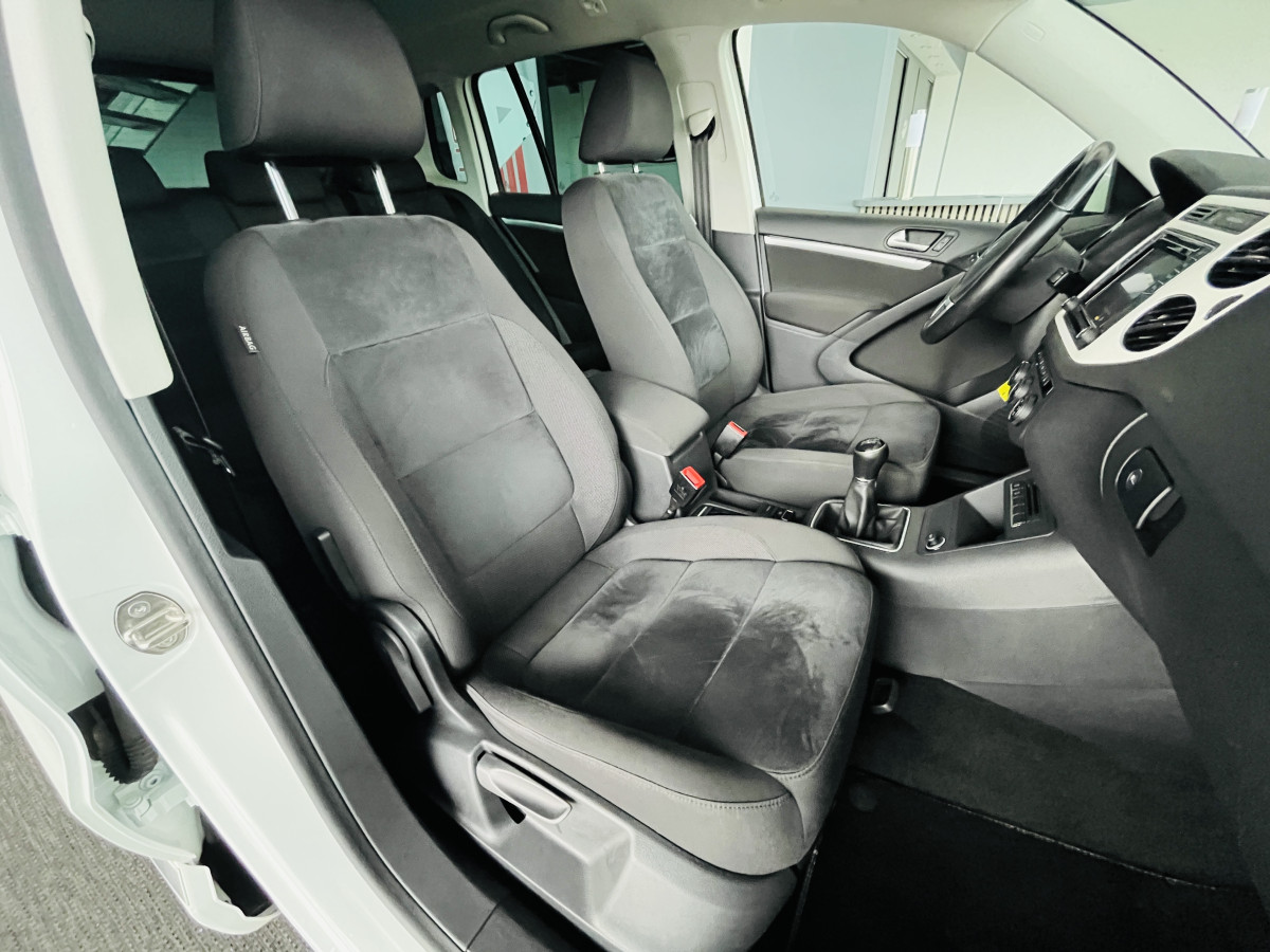 VOLKSWAGEN TIGUAN 1,4 TSI 125 TYPE R-LINE GPS REGULATEUR PARK PILOT FEUX HALOGENE JANTES 19 EXCELLENT ETAT