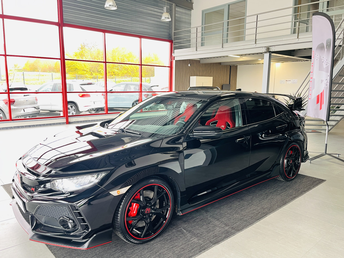 HONDA CIVIC 2,0 I-VTEC 320  TYPE R GT  NUMEROTÉ R-05945 DIFFERENTIEL A GLISSEMENT  REGULATEUR LIMITEUR FULL LED KEYLESS  JANTES 19 SIEGES RECARO  ECHAPPEMENT REMUS  EXCELLENT ETAT