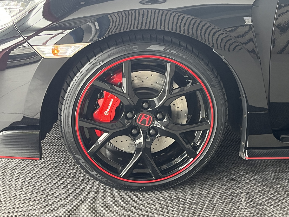 HONDA CIVIC 2,0 I-VTEC 320  TYPE R GT  NUMEROTÉ R-05945 DIFFERENTIEL A GLISSEMENT  REGULATEUR LIMITEUR FULL LED KEYLESS  JANTES 19 SIEGES RECARO  ECHAPPEMENT REMUS  EXCELLENT ETAT