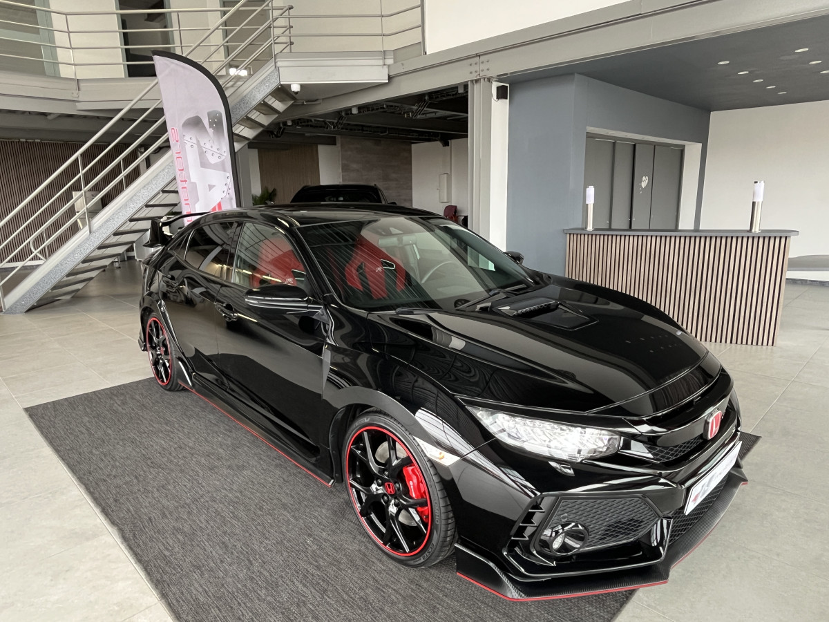 HONDA CIVIC 2,0 I-VTEC 320  TYPE R GT  NUMEROTÉ R-05945 DIFFERENTIEL A GLISSEMENT  REGULATEUR LIMITEUR FULL LED KEYLESS  JANTES 19 SIEGES RECARO  ECHAPPEMENT REMUS  EXCELLENT ETAT