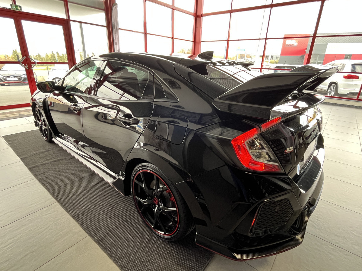 HONDA CIVIC 2,0 I-VTEC 320  TYPE R GT  NUMEROTÉ R-05945 DIFFERENTIEL A GLISSEMENT  REGULATEUR LIMITEUR FULL LED KEYLESS  JANTES 19 SIEGES RECARO  ECHAPPEMENT REMUS  EXCELLENT ETAT