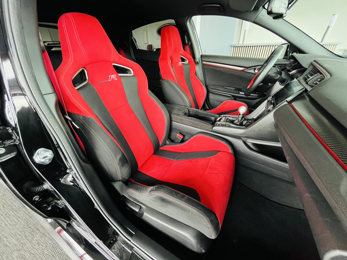 HONDA CIVIC 2,0 I-VTEC 320  TYPE R GT  NUMEROTÉ R-05945 DIFFERENTIEL A GLISSEMENT  REGULATEUR LIMITEUR FULL LED KEYLESS  JANTES 19 SIEGES RECARO  ECHAPPEMENT REMUS  EXCELLENT ETAT