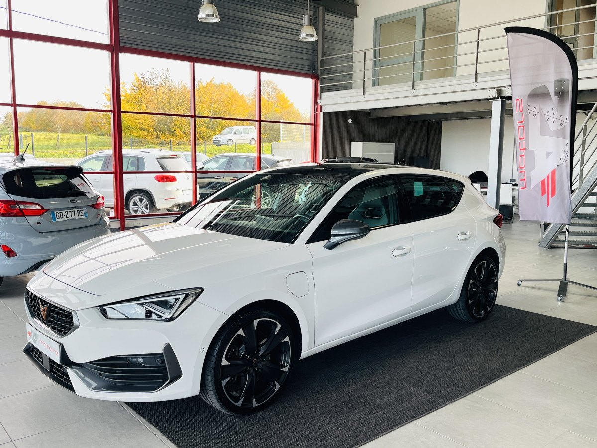 CUPRA LEON 1,4 E-HYBRID 245 DSG6 GPS CAMERA  KEYLESS FULL LED VIRTUAL COCKPIT PARK PILOT DRIVE PROFILE REGULATEUR LIMITEUR EXCELLENT ETAT