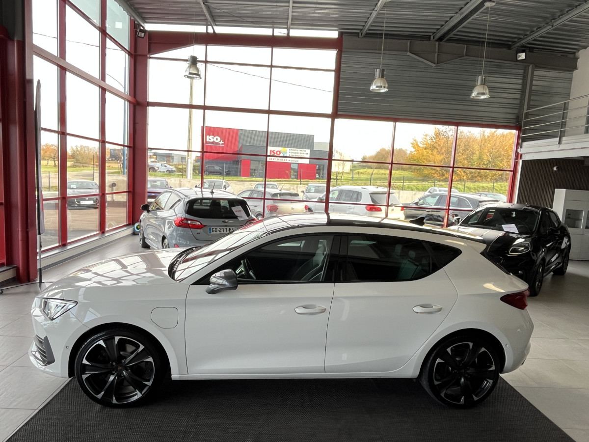 CUPRA LEON 1,4 E-HYBRID 245 DSG6 GPS CAMERA  KEYLESS FULL LED VIRTUAL COCKPIT PARK PILOT DRIVE PROFILE REGULATEUR LIMITEUR EXCELLENT ETAT