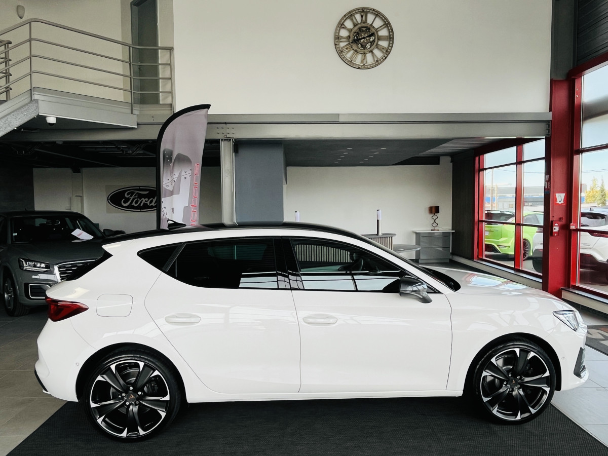 CUPRA LEON 1,4 E-HYBRID 245 DSG6 GPS CAMERA  KEYLESS FULL LED VIRTUAL COCKPIT PARK PILOT DRIVE PROFILE REGULATEUR LIMITEUR EXCELLENT ETAT