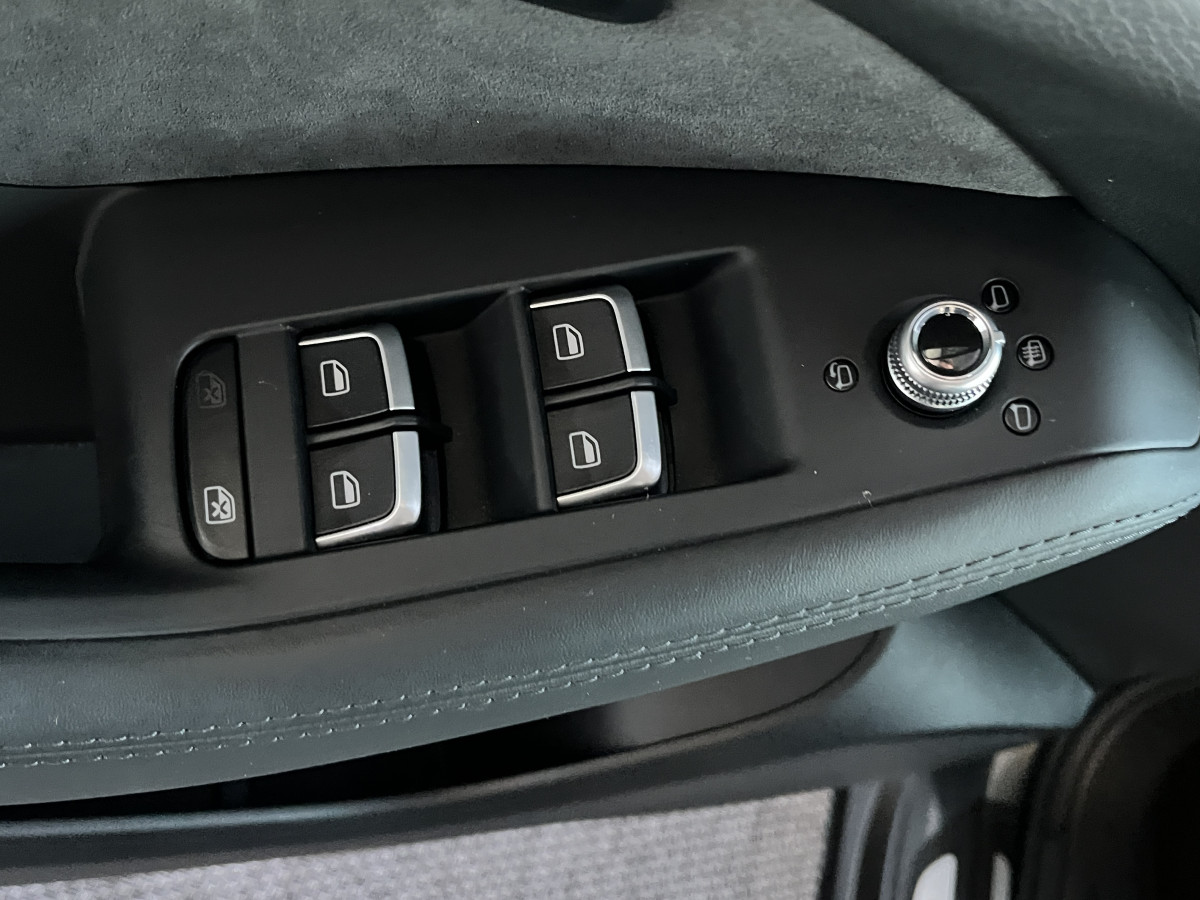 AUDI SQ5 3,0  TDI V6 326 COMPETITION  BVA8 QUATTRO ATTELAGE ELECTRIQUE GPS CAMERA  ALU BROSSE REGULATEUR ADAPTATIF BI-XENON  PARK PILOT  DRIVE SELECT JANTE 21 FINITION BLACK EXCELLENT ETAT