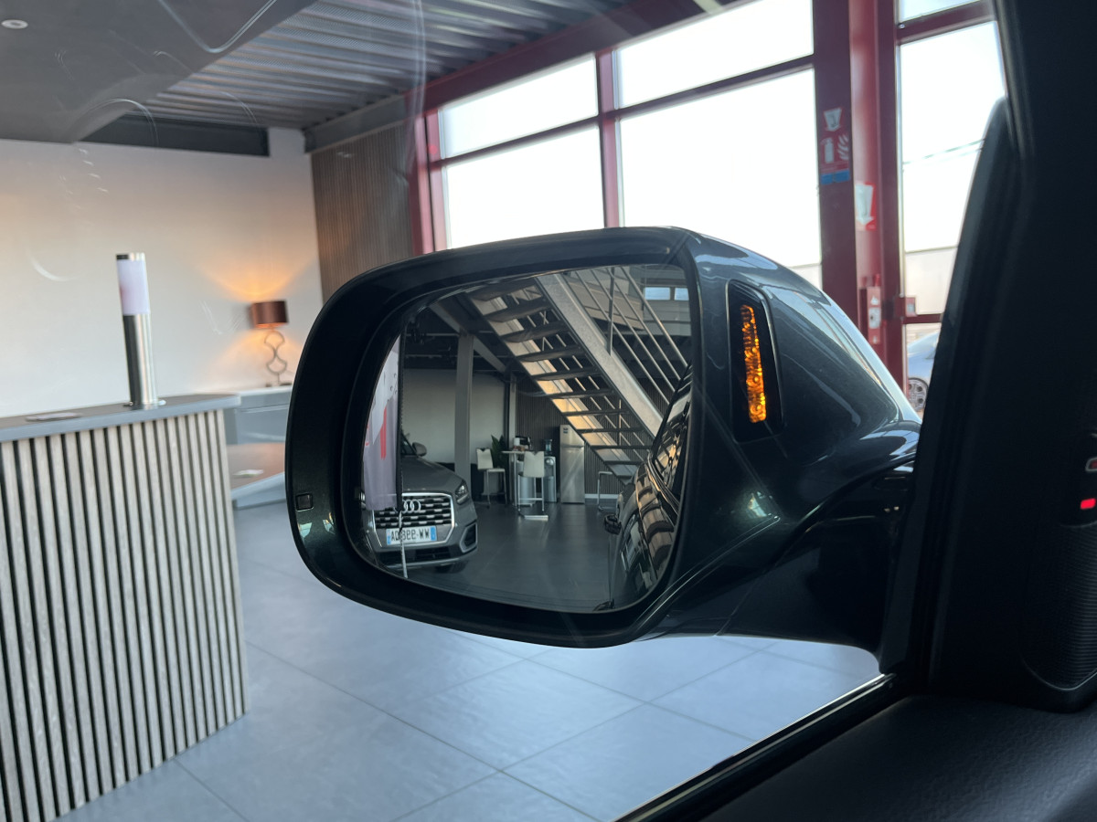 AUDI SQ5 3,0  TDI V6 326 COMPETITION  BVA8 QUATTRO ATTELAGE ELECTRIQUE GPS CAMERA  ALU BROSSE REGULATEUR ADAPTATIF BI-XENON  PARK PILOT  DRIVE SELECT JANTE 21 FINITION BLACK EXCELLENT ETAT