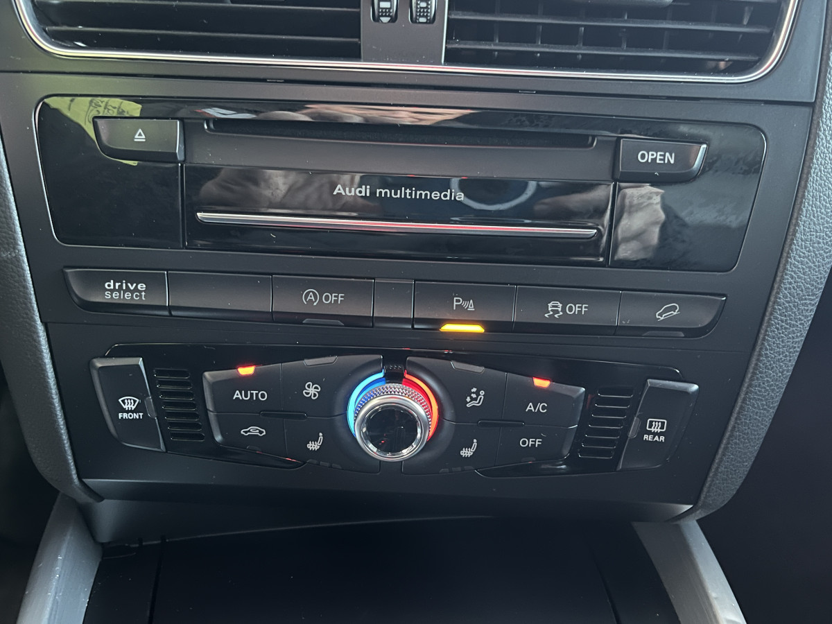 AUDI SQ5 3,0  TDI V6 326 COMPETITION  BVA8 QUATTRO ATTELAGE ELECTRIQUE GPS CAMERA  ALU BROSSE REGULATEUR ADAPTATIF BI-XENON  PARK PILOT  DRIVE SELECT JANTE 21 FINITION BLACK EXCELLENT ETAT