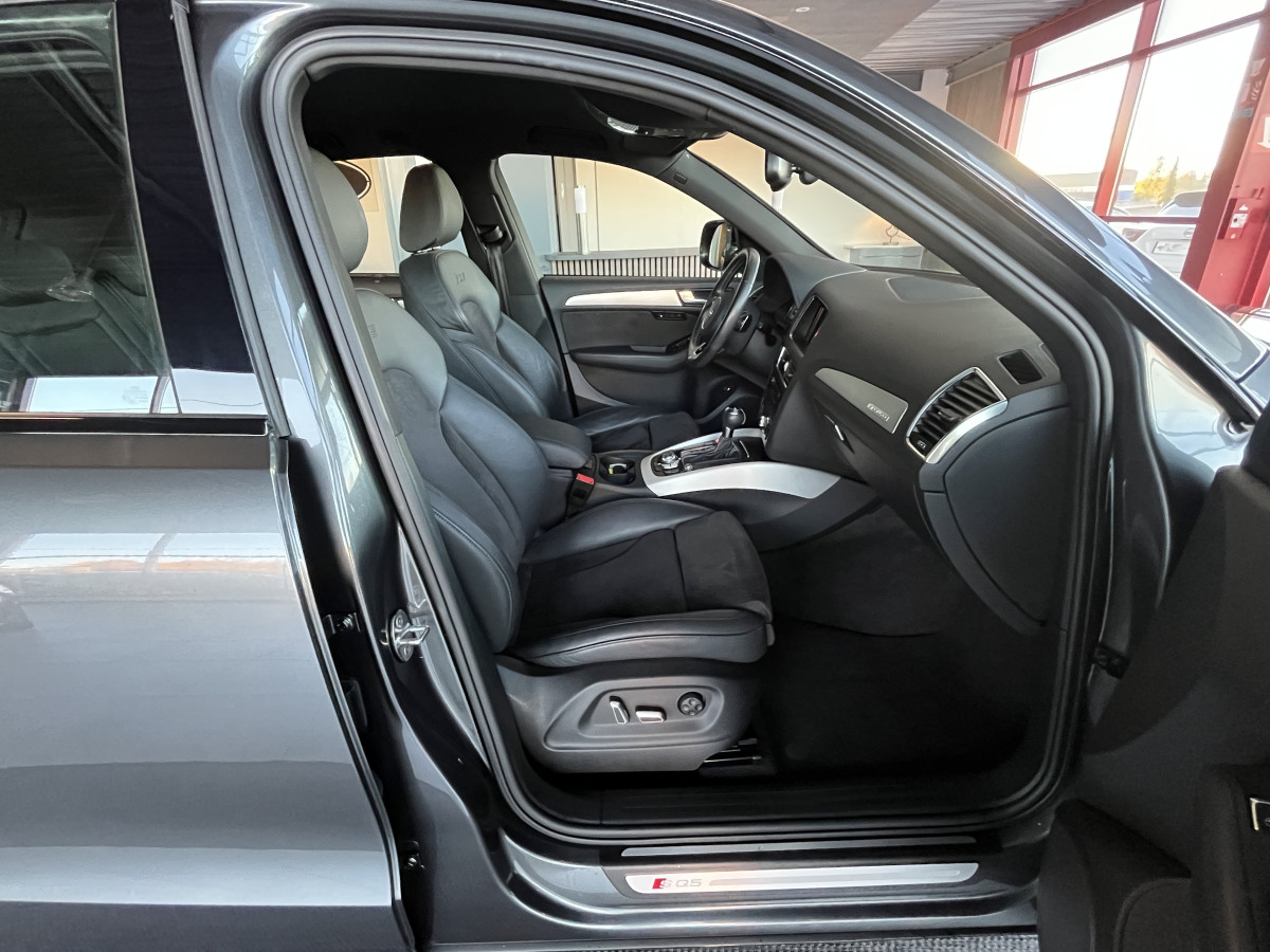 AUDI SQ5 3,0  TDI V6 326 COMPETITION  BVA8 QUATTRO ATTELAGE ELECTRIQUE GPS CAMERA  ALU BROSSE REGULATEUR ADAPTATIF BI-XENON  PARK PILOT  DRIVE SELECT JANTE 21 FINITION BLACK EXCELLENT ETAT