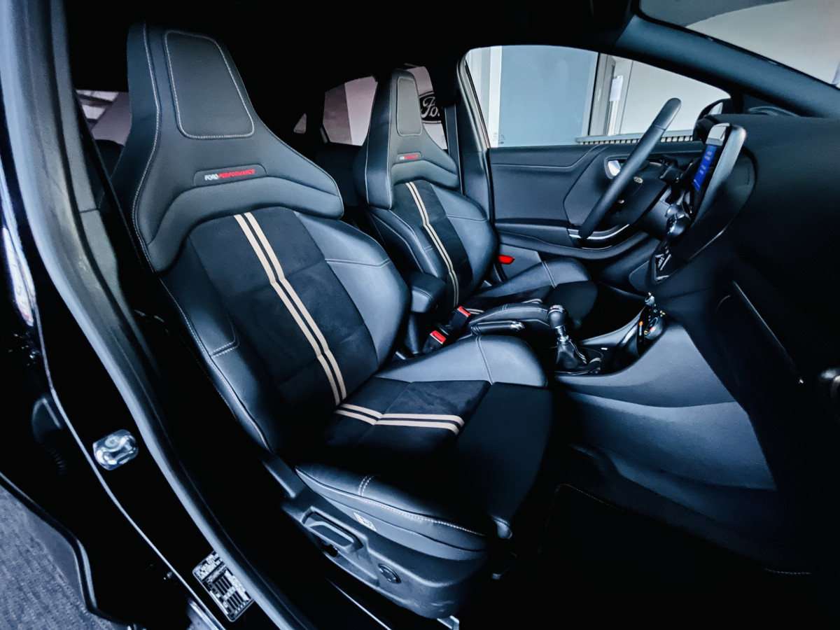 FORD PUMA ST 1,5 200 GOLD EDITION 324/999  PACK PERF GPS CAMERA E FEUX FULL LED HIFI B&O APPLE CAR PLAY PACK HIVER  KEYLESS ECHAPPEMENT A CLAPET ETAT NEUF