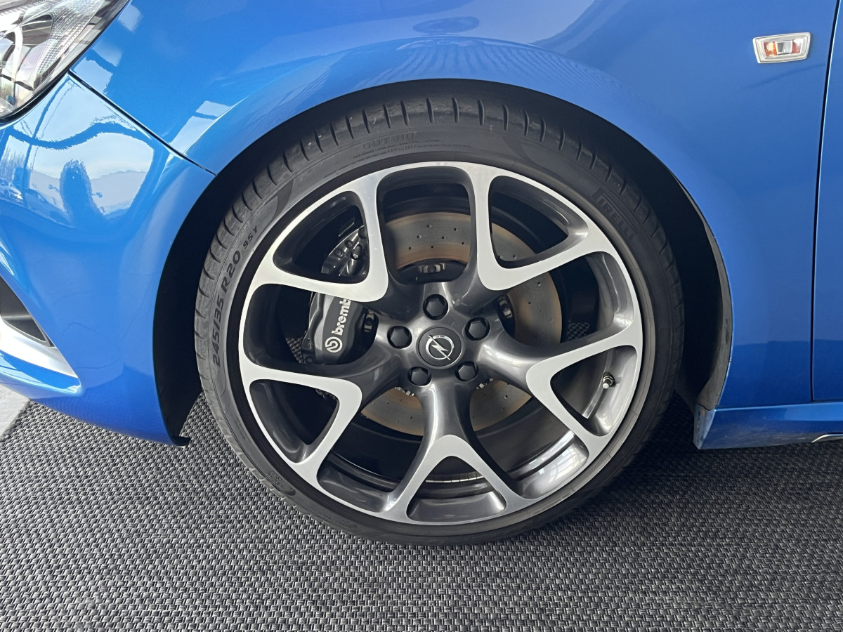 OPEL ASTRA GTC OPC 2,0 TURBO 280 PACK PERFORMANCE HIFI INFINITY GPS CAMERA APPLE CAR PLAY SIEGES RECARO PERF JANTES 20 BI-XENON PACK APPARENCE FREIN BREMBO PARK PILOT  EXCELLENT ETAT