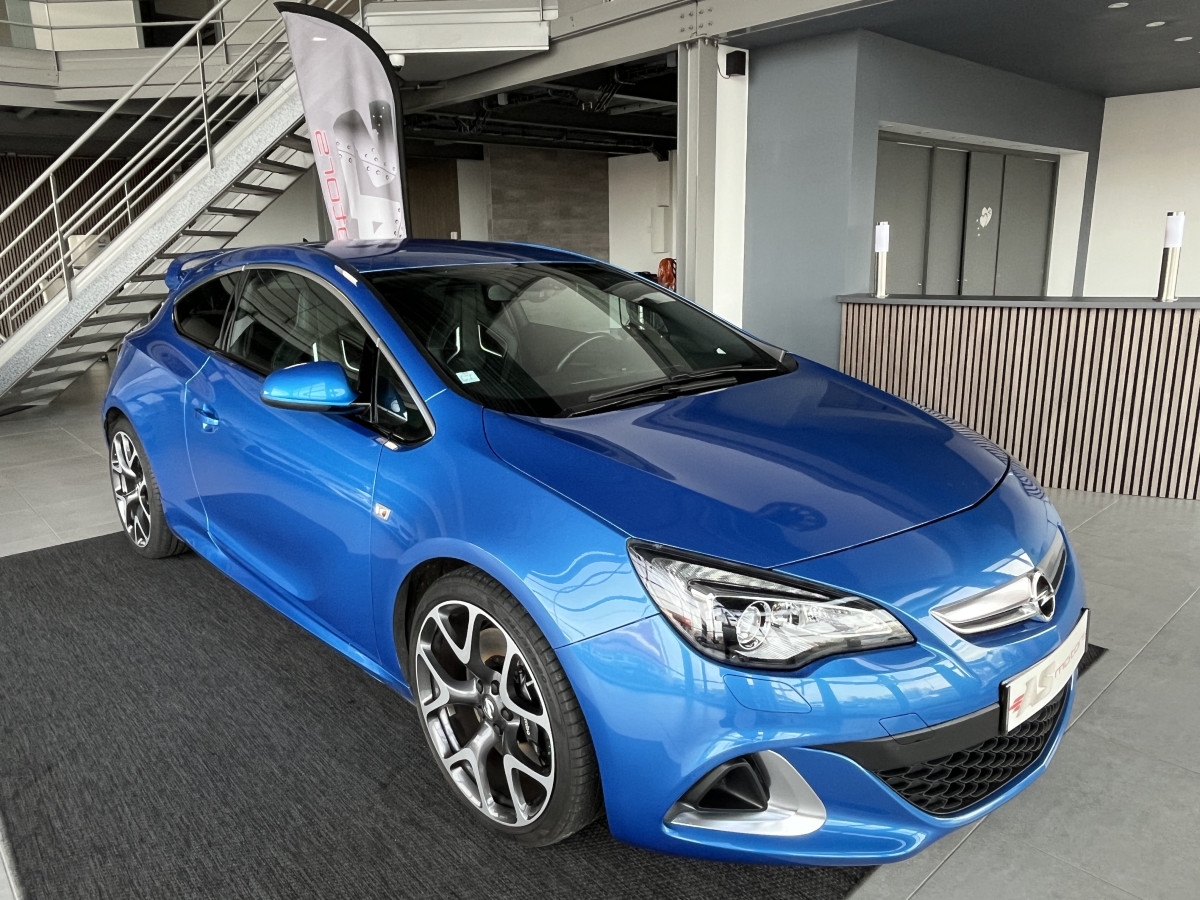 OPEL ASTRA GTC OPC 2,0 TURBO 280 PACK PERFORMANCE HIFI INFINITY GPS CAMERA APPLE CAR PLAY SIEGES RECARO PERF JANTES 20 BI-XENON PACK APPARENCE FREIN BREMBO PARK PILOT  EXCELLENT ETAT