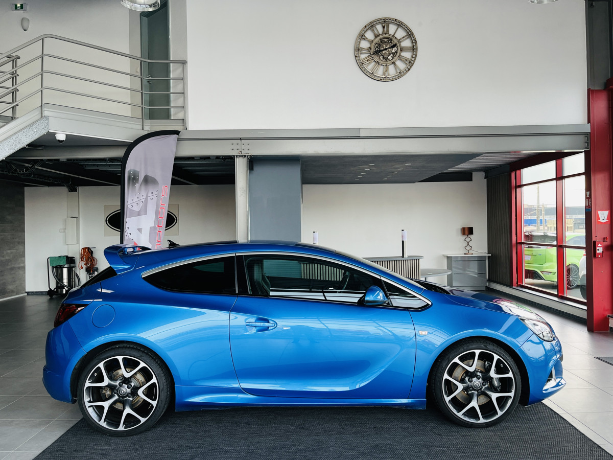 OPEL ASTRA GTC OPC 2,0 TURBO 280 PACK PERFORMANCE HIFI INFINITY GPS CAMERA APPLE CAR PLAY SIEGES RECARO PERF JANTES 20 BI-XENON PACK APPARENCE FREIN BREMBO PARK PILOT  EXCELLENT ETAT