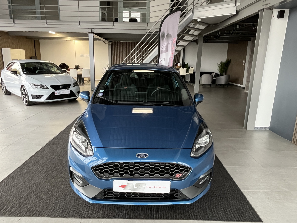 FORD FIESTA ST 1,5 200 PACK PERFORMANCE DIFFERENTIEL LAUNCH CONTROL GPS CAMERA  APPLE CARPLAY FEUX HALOGENE  BLUETOOTH REGULATEUR LIMITEUR JANTES 18 EXCELLENT ETAT