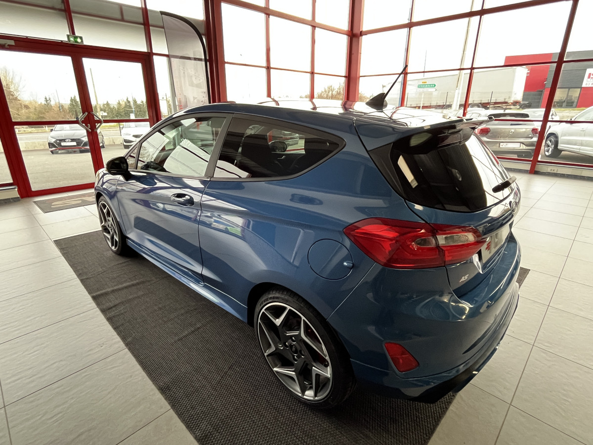 FORD FIESTA ST 1,5 200 PACK PERFORMANCE DIFFERENTIEL LAUNCH CONTROL GPS CAMERA  APPLE CARPLAY FEUX HALOGENE  BLUETOOTH REGULATEUR LIMITEUR JANTES 18 EXCELLENT ETAT