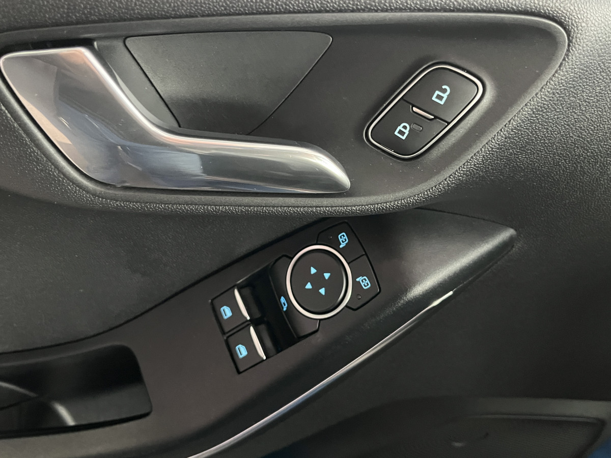 FORD FIESTA ST 1,5 200 PACK PERFORMANCE DIFFERENTIEL LAUNCH CONTROL GPS CAMERA  APPLE CARPLAY FEUX HALOGENE  BLUETOOTH REGULATEUR LIMITEUR JANTES 18 EXCELLENT ETAT