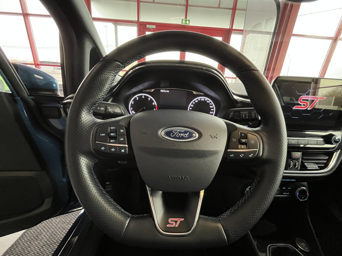 FORD FIESTA ST 1,5 200 PACK PERFORMANCE DIFFERENTIEL LAUNCH CONTROL GPS CAMERA  APPLE CARPLAY FEUX HALOGENE  BLUETOOTH REGULATEUR LIMITEUR JANTES 18 EXCELLENT ETAT
