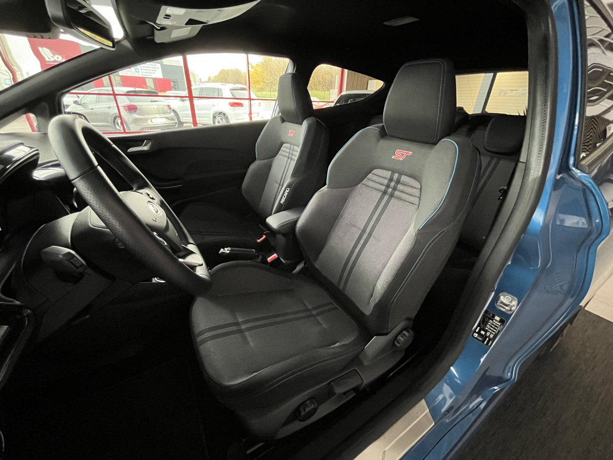 FORD FIESTA ST 1,5 200 PACK PERFORMANCE DIFFERENTIEL LAUNCH CONTROL GPS CAMERA  APPLE CARPLAY FEUX HALOGENE  BLUETOOTH REGULATEUR LIMITEUR JANTES 18 EXCELLENT ETAT