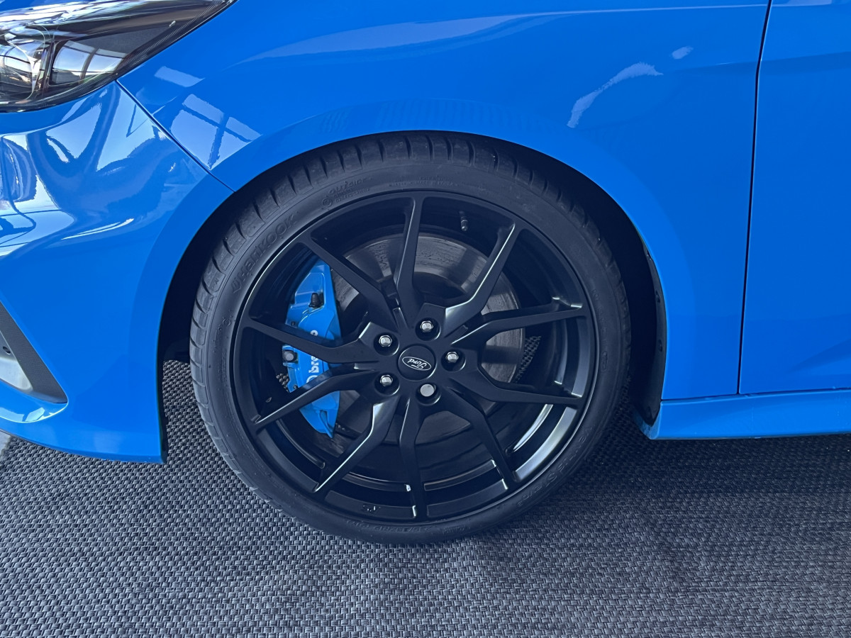 FORD FOCUS RS 2,3 350 4X4 GPS  HIFI SONY LAUNCH CONTROL APPLE CARPLAY RECARO REGULATEUR LIMITEUR KEYLESS  FEUX BI-XENON JANTES FORGEES PARK PILOT  EXCELLENT ETAT