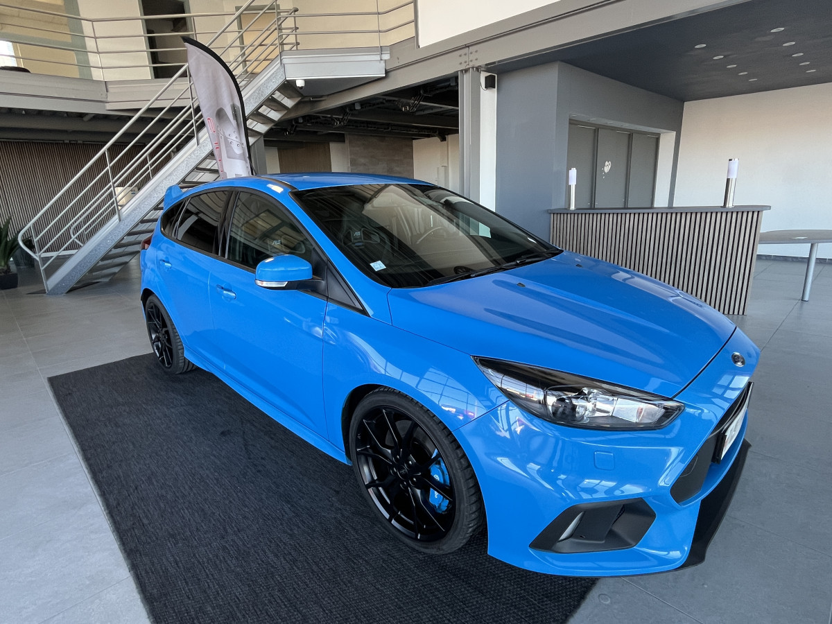 FORD FOCUS RS 2,3 350 4X4 GPS  HIFI SONY LAUNCH CONTROL APPLE CARPLAY RECARO REGULATEUR LIMITEUR KEYLESS  FEUX BI-XENON JANTES FORGEES PARK PILOT  EXCELLENT ETAT