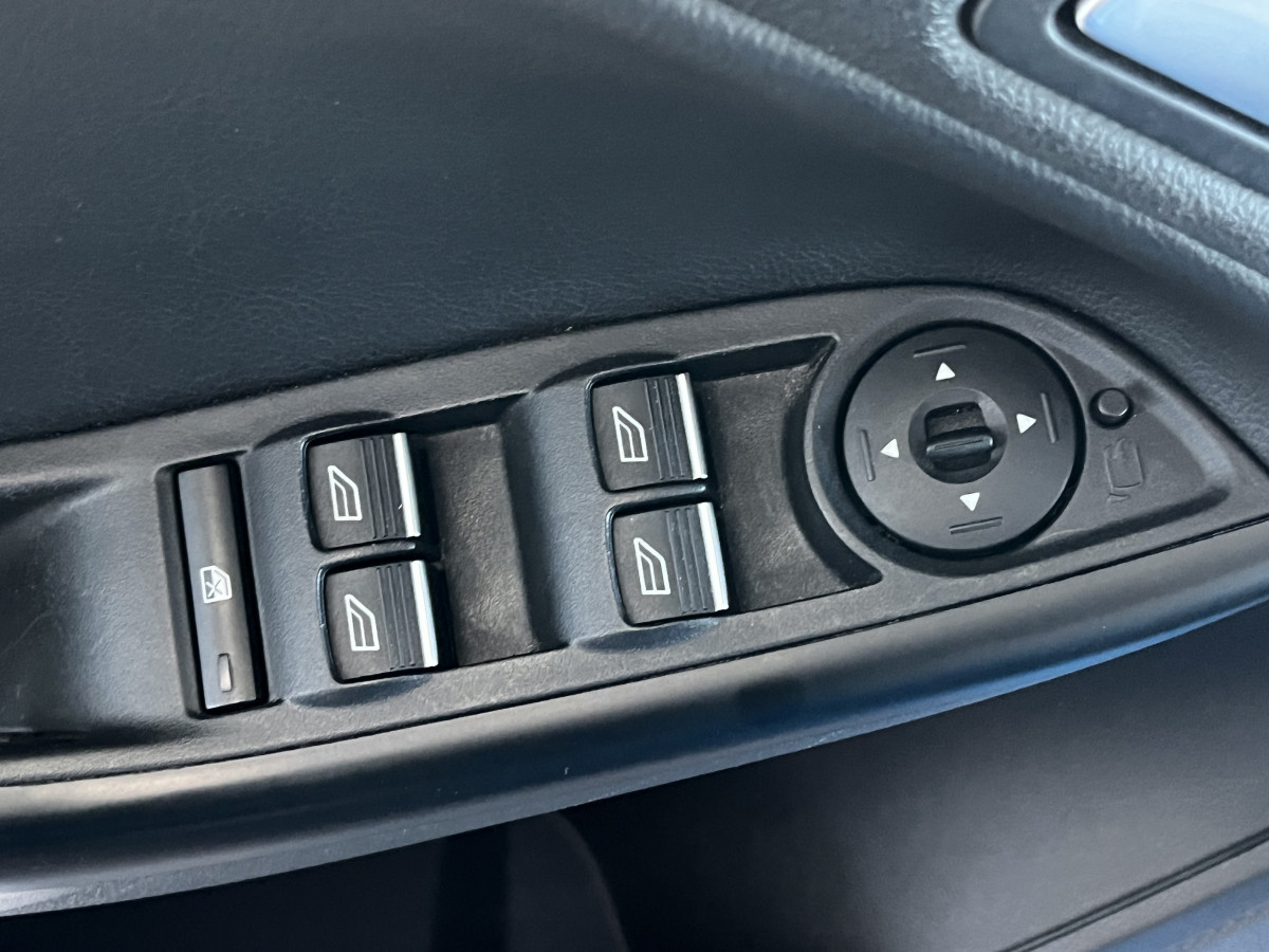 FORD FOCUS RS 2,3 350 4X4 GPS  HIFI SONY LAUNCH CONTROL APPLE CARPLAY RECARO REGULATEUR LIMITEUR KEYLESS  FEUX BI-XENON JANTES FORGEES PARK PILOT  EXCELLENT ETAT