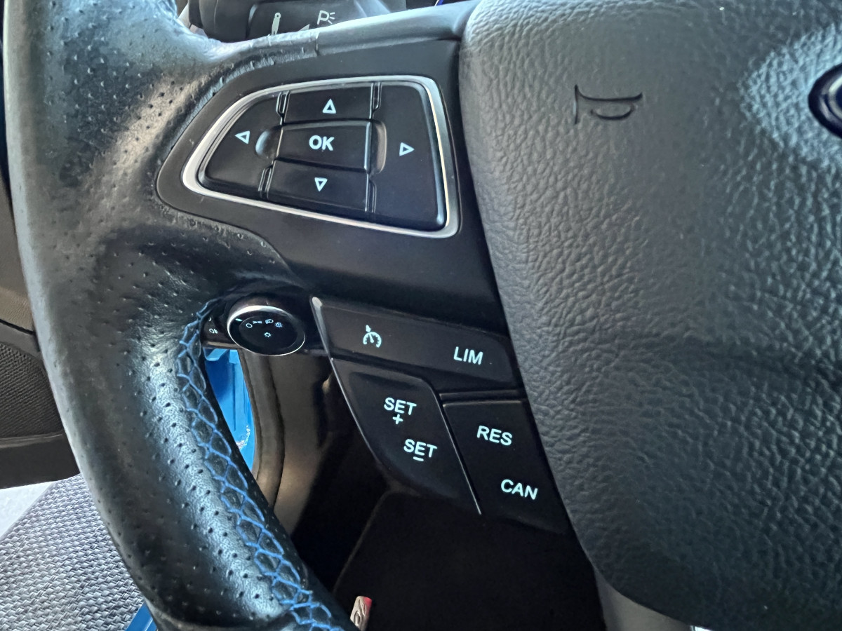 FORD FOCUS RS 2,3 350 4X4 GPS  HIFI SONY LAUNCH CONTROL APPLE CARPLAY RECARO REGULATEUR LIMITEUR KEYLESS  FEUX BI-XENON JANTES FORGEES PARK PILOT  EXCELLENT ETAT