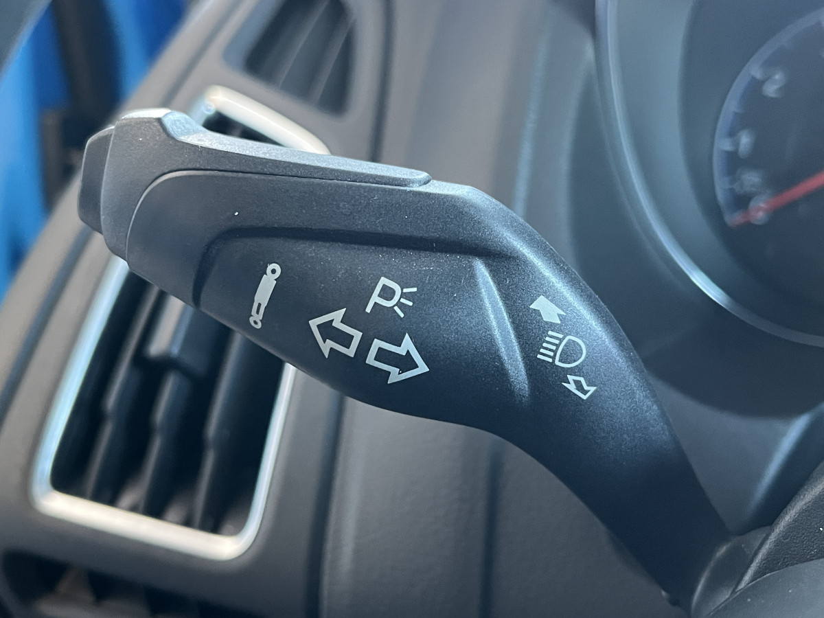 FORD FOCUS RS 2,3 350 4X4 GPS  HIFI SONY LAUNCH CONTROL APPLE CARPLAY RECARO REGULATEUR LIMITEUR KEYLESS  FEUX BI-XENON JANTES FORGEES PARK PILOT  EXCELLENT ETAT