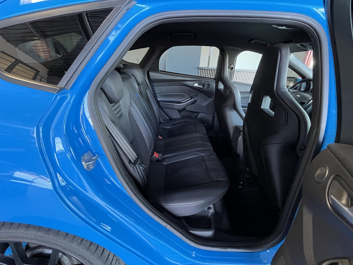 FORD FOCUS RS 2,3 350 4X4 GPS  HIFI SONY LAUNCH CONTROL APPLE CARPLAY RECARO REGULATEUR LIMITEUR KEYLESS  FEUX BI-XENON JANTES FORGEES PARK PILOT  EXCELLENT ETAT