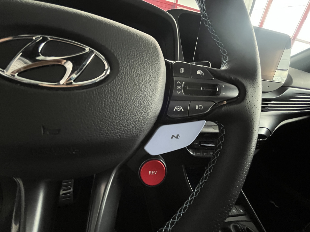 HYUNDAI I20 N 1,6 T-GDI 204 GPS CAMERA APPLE CARPLAY REGULATEUR LIMITEUR KEYLESS VIRTUAL COCKPIT DRIVE SELECT HIFI BOSE FULL LED DIFFERENTIEL A GLISSEMENT ETAT NEUF