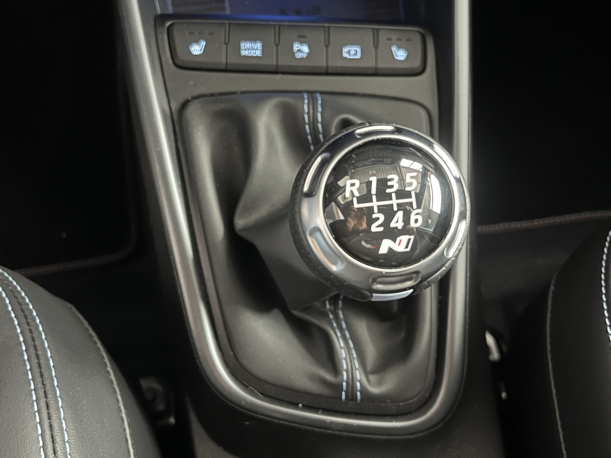 HYUNDAI I20 N 1,6 T-GDI 204 GPS CAMERA APPLE CARPLAY REGULATEUR LIMITEUR KEYLESS VIRTUAL COCKPIT DRIVE SELECT HIFI BOSE FULL LED DIFFERENTIEL A GLISSEMENT ETAT NEUF