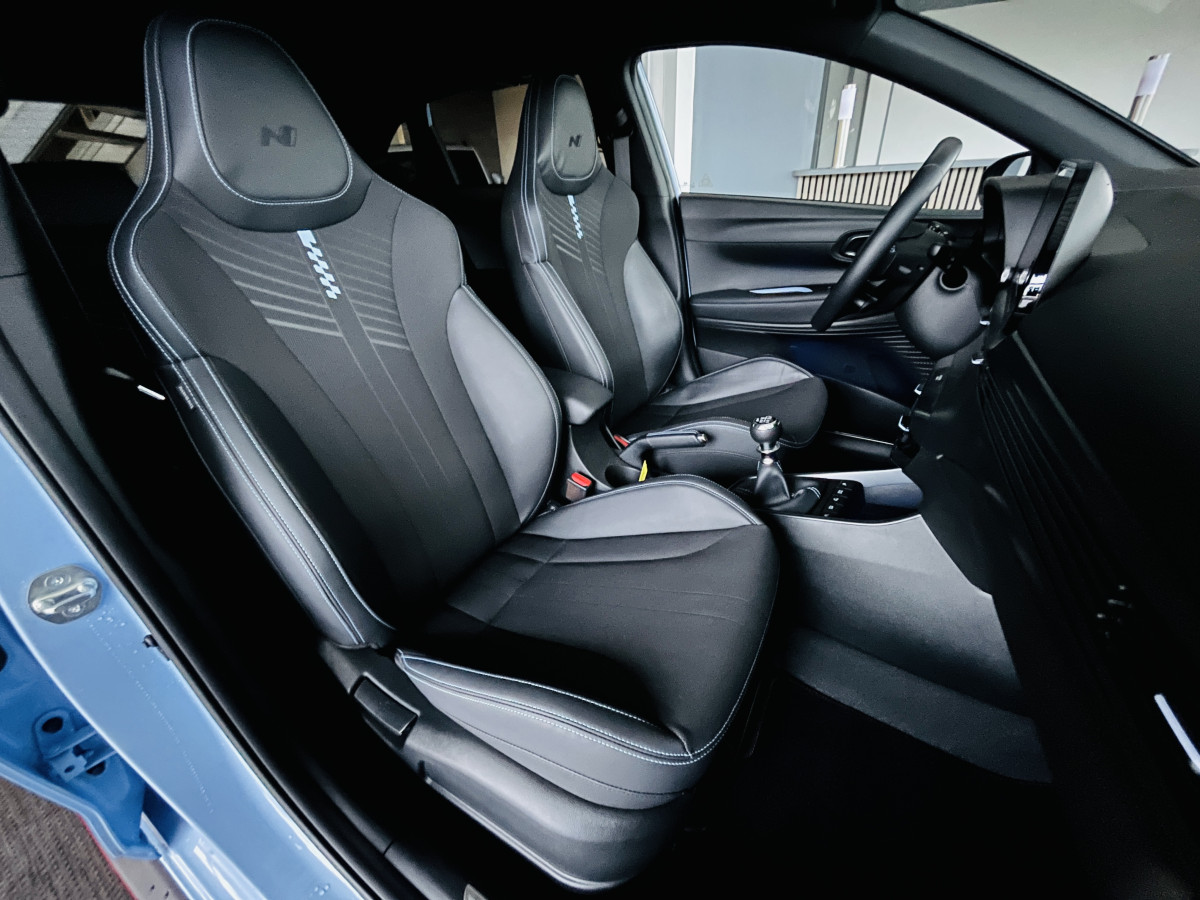 HYUNDAI I20 N 1,6 T-GDI 204 GPS CAMERA APPLE CARPLAY REGULATEUR LIMITEUR KEYLESS VIRTUAL COCKPIT DRIVE SELECT HIFI BOSE FULL LED DIFFERENTIEL A GLISSEMENT ETAT NEUF