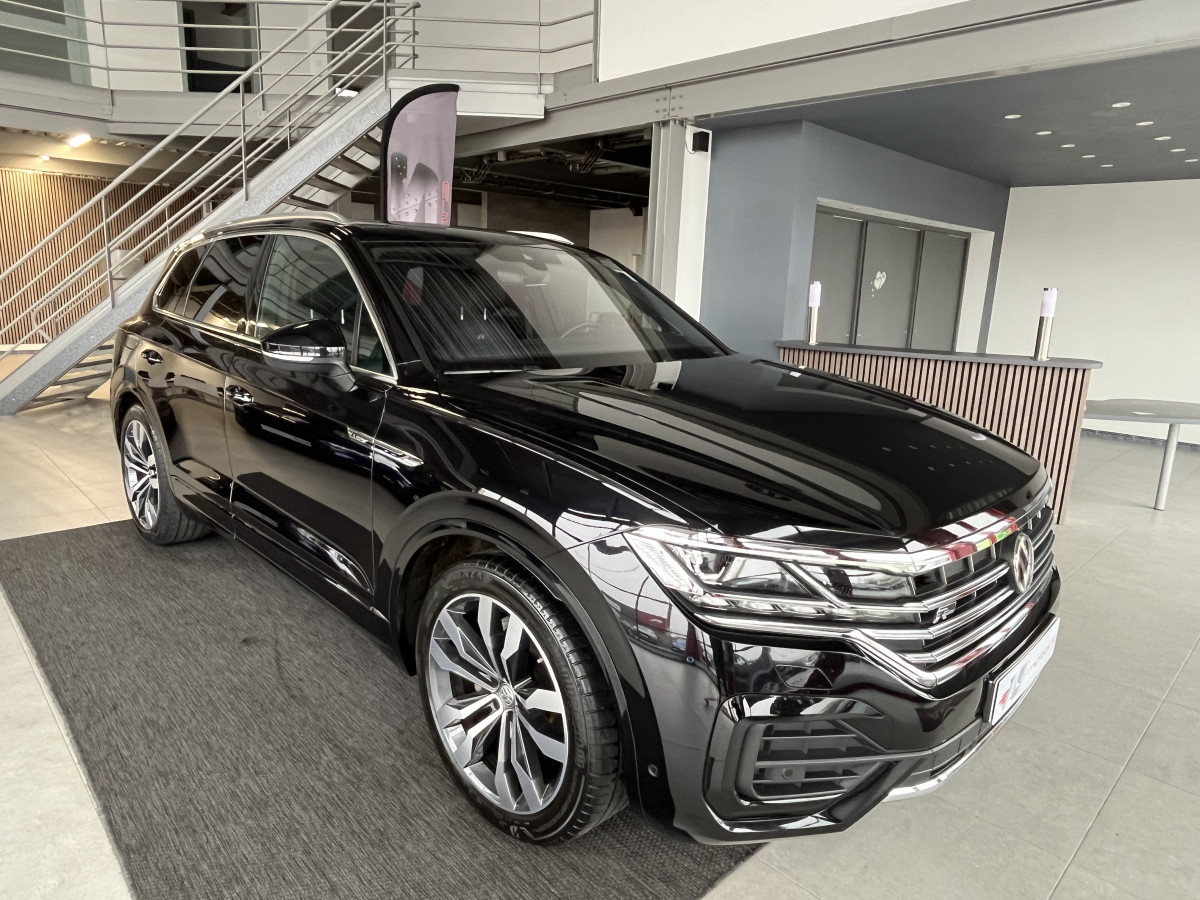 VOLKSWAGEN TOUAREG 3,0 V6 TDI 286 BVA8 R-LINE 4X4  ATTELAGE GPS CAMERA  DISCOVER PRO APPLE CAR PLAY  VIRTUAL COCKPIT CAMERA KEYLESS DYNAUDIO SUSPENSION PNEUMATIQUE FEUX MATRIX  FULL LED AFFICHAGE TETE HAUTE JANTES 21 EXCELLENT ETAT