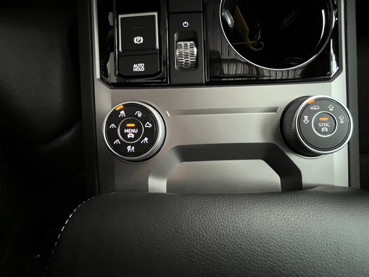 VOLKSWAGEN TOUAREG 3,0 V6 TDI 286 BVA8 R-LINE 4X4  ATTELAGE GPS CAMERA  DISCOVER PRO APPLE CAR PLAY  VIRTUAL COCKPIT CAMERA KEYLESS DYNAUDIO SUSPENSION PNEUMATIQUE FEUX MATRIX  FULL LED AFFICHAGE TETE HAUTE JANTES 21 EXCELLENT ETAT