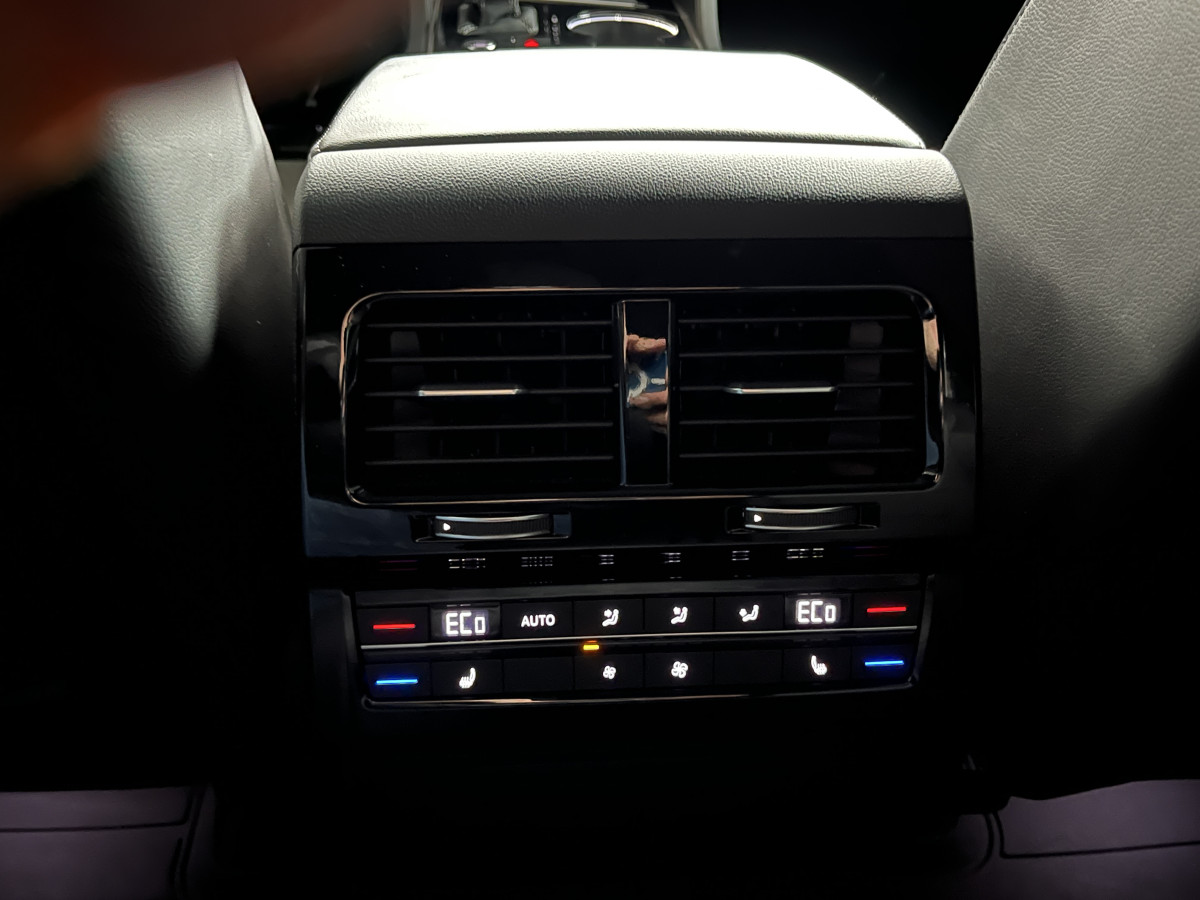 VOLKSWAGEN TOUAREG 3,0 V6 TDI 286 BVA8 R-LINE 4X4  ATTELAGE GPS CAMERA  DISCOVER PRO APPLE CAR PLAY  VIRTUAL COCKPIT CAMERA KEYLESS DYNAUDIO SUSPENSION PNEUMATIQUE FEUX MATRIX  FULL LED AFFICHAGE TETE HAUTE JANTES 21 EXCELLENT ETAT