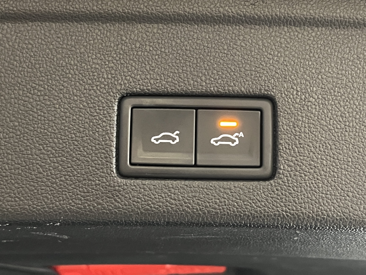 VOLKSWAGEN TOUAREG 3,0 V6 TDI 286 BVA8 R-LINE 4X4  ATTELAGE GPS CAMERA  DISCOVER PRO APPLE CAR PLAY  VIRTUAL COCKPIT CAMERA KEYLESS DYNAUDIO SUSPENSION PNEUMATIQUE FEUX MATRIX  FULL LED AFFICHAGE TETE HAUTE JANTES 21 EXCELLENT ETAT