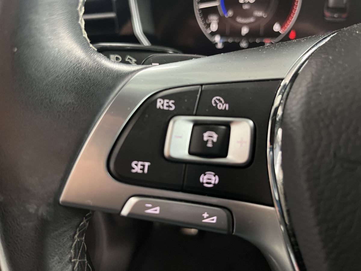 VOLKSWAGEN TOUAREG 3,0 V6 TDI 286 BVA8 R-LINE 4X4  ATTELAGE GPS CAMERA  DISCOVER PRO APPLE CAR PLAY  VIRTUAL COCKPIT CAMERA KEYLESS DYNAUDIO SUSPENSION PNEUMATIQUE FEUX MATRIX  FULL LED AFFICHAGE TETE HAUTE JANTES 21 EXCELLENT ETAT