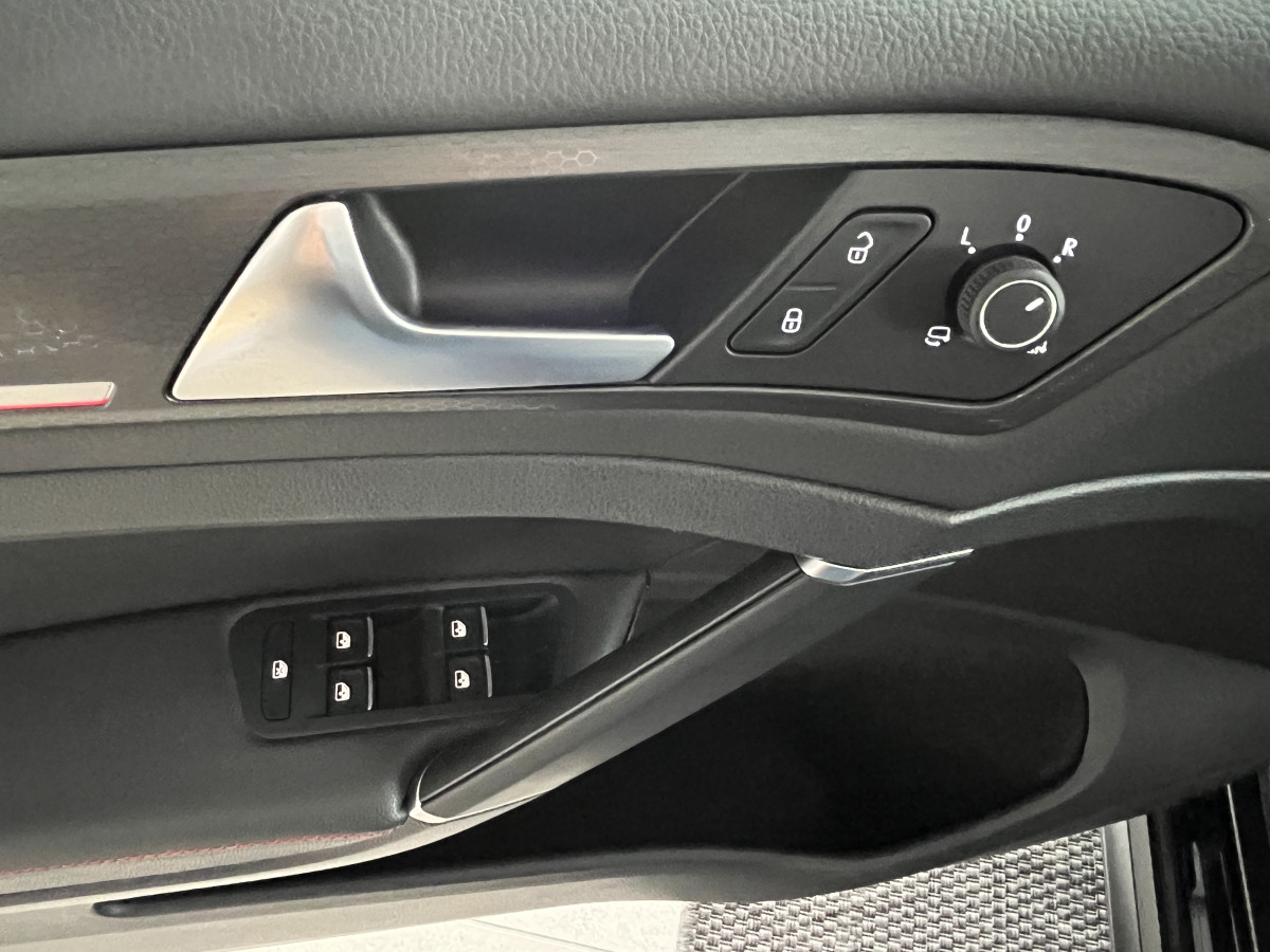 VW GOLF 7 GTI PERFORMANCE 2,0 TSI 245 DSG7 GPS CAMERA APPLE CAR PLAY ACC DCC DIGITAL KEYLESS COCKPIT LIMITEUR REGULATEUR ADAPTATIF FULL LED JANTES BRESCIA EXCELLENT ETAT