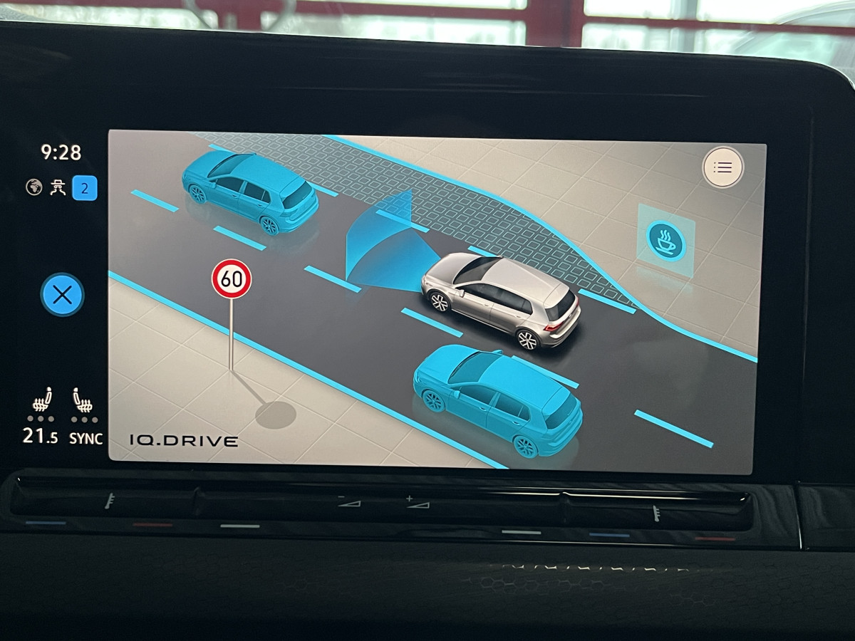 VOLKSWAGEN GOLF 8 GTD 2,0 TDI 200 DSG7 TOIT PANORAMIQUE GPS CAMERA  ATTELAGE  REGULATEUR ADAPTATIF  LIMITEUR FULL LED APPLE CARPLAY KEYLESS  EXCELLENT ETAT