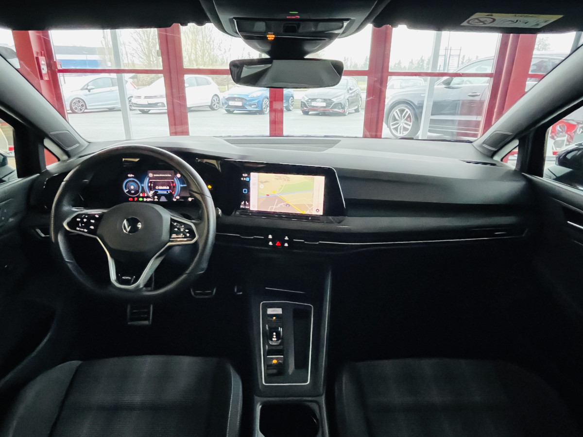 VOLKSWAGEN GOLF 8 GTD 2,0 TDI 200 DSG7 TOIT PANORAMIQUE GPS CAMERA  ATTELAGE  REGULATEUR ADAPTATIF  LIMITEUR FULL LED APPLE CARPLAY KEYLESS  EXCELLENT ETAT