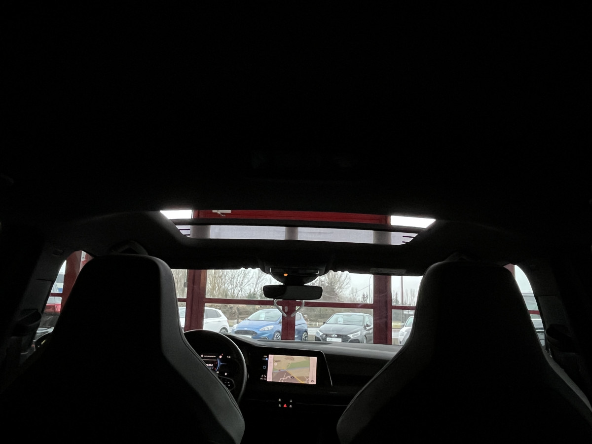 VOLKSWAGEN GOLF 8 GTD 2,0 TDI 200 DSG7 TOIT PANORAMIQUE GPS CAMERA  ATTELAGE  REGULATEUR ADAPTATIF  LIMITEUR FULL LED APPLE CARPLAY KEYLESS  EXCELLENT ETAT