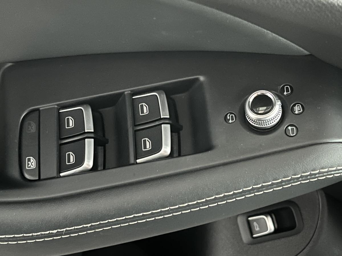 AUDI SQ5 TDI V6 313 QUATTRO BVA8 QUATTRO TOIT PANORAMIQUE  ATTELAGE ELECTRIQUE GPS CAMERA KEYLESS HIFI BANG OLUFSEN  REGULATEUR ADAPTATIF BI-XENON  ALU BROSSÉ PARK PILOT  JANTE 21 EXCELLENT ETAT