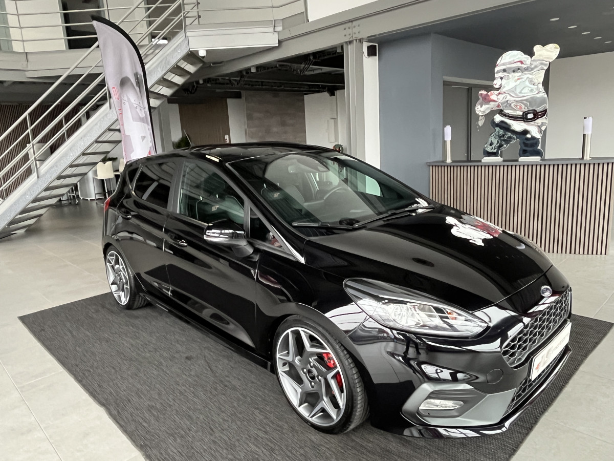 FORD FIESTA ST 1,5 200  GPS  APPLE CARPLAY KEYLESS PACK HIVER FEUX HALOGENE  BLUETOOTH HIFI B&O  REGULATEUR LIMITEUR JANTES 18  EXCELLENT ETAT