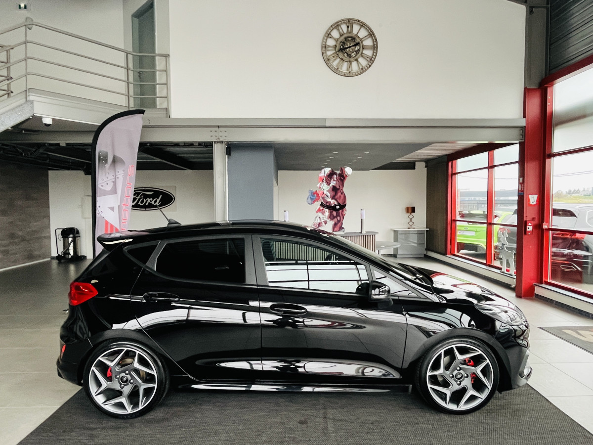 FORD FIESTA ST 1,5 200  GPS  APPLE CARPLAY KEYLESS PACK HIVER FEUX HALOGENE  BLUETOOTH HIFI B&O  REGULATEUR LIMITEUR JANTES 18  EXCELLENT ETAT