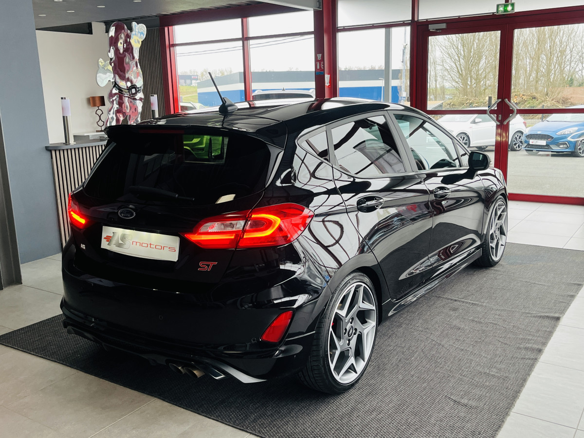 FORD FIESTA ST 1,5 200  GPS  APPLE CARPLAY KEYLESS PACK HIVER FEUX HALOGENE  BLUETOOTH HIFI B&O  REGULATEUR LIMITEUR JANTES 18  EXCELLENT ETAT