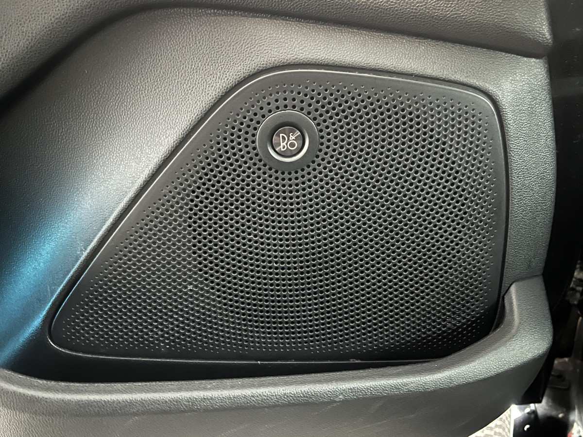 FORD FIESTA ST 1,5 200  GPS  APPLE CARPLAY KEYLESS PACK HIVER FEUX HALOGENE  BLUETOOTH HIFI B&O  REGULATEUR LIMITEUR JANTES 18  EXCELLENT ETAT