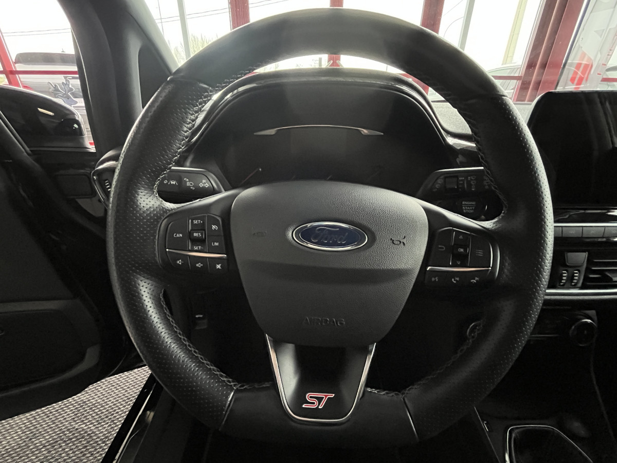 FORD FIESTA ST 1,5 200  GPS  APPLE CARPLAY KEYLESS PACK HIVER FEUX HALOGENE  BLUETOOTH HIFI B&O  REGULATEUR LIMITEUR JANTES 18  EXCELLENT ETAT